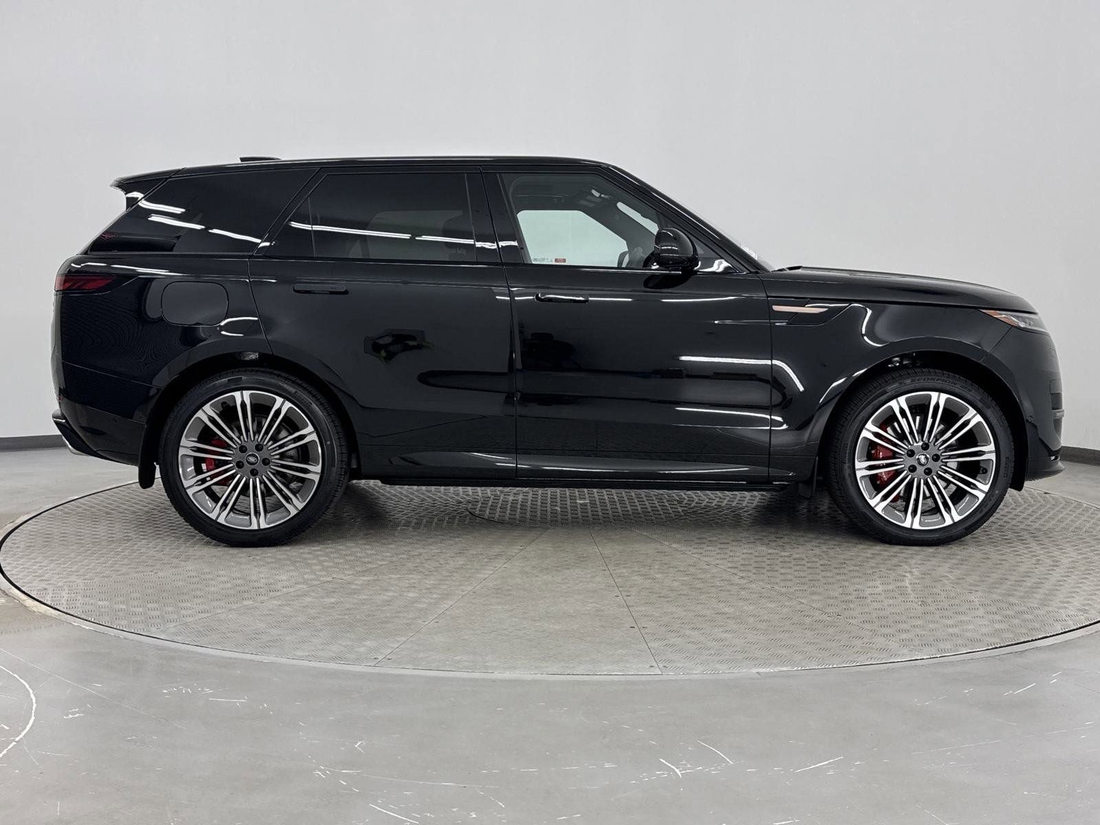 New 2025 Land Rover Range Rover Sport Dynamic SE image 8