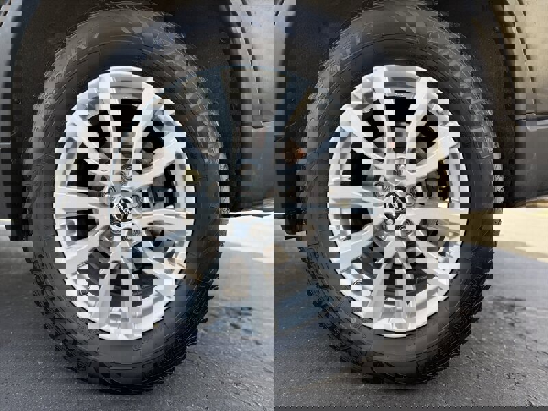 Used 2019 Nissan Rogue SV image 20