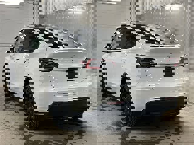 Used 2021 Tesla Model Y Long Range image 29