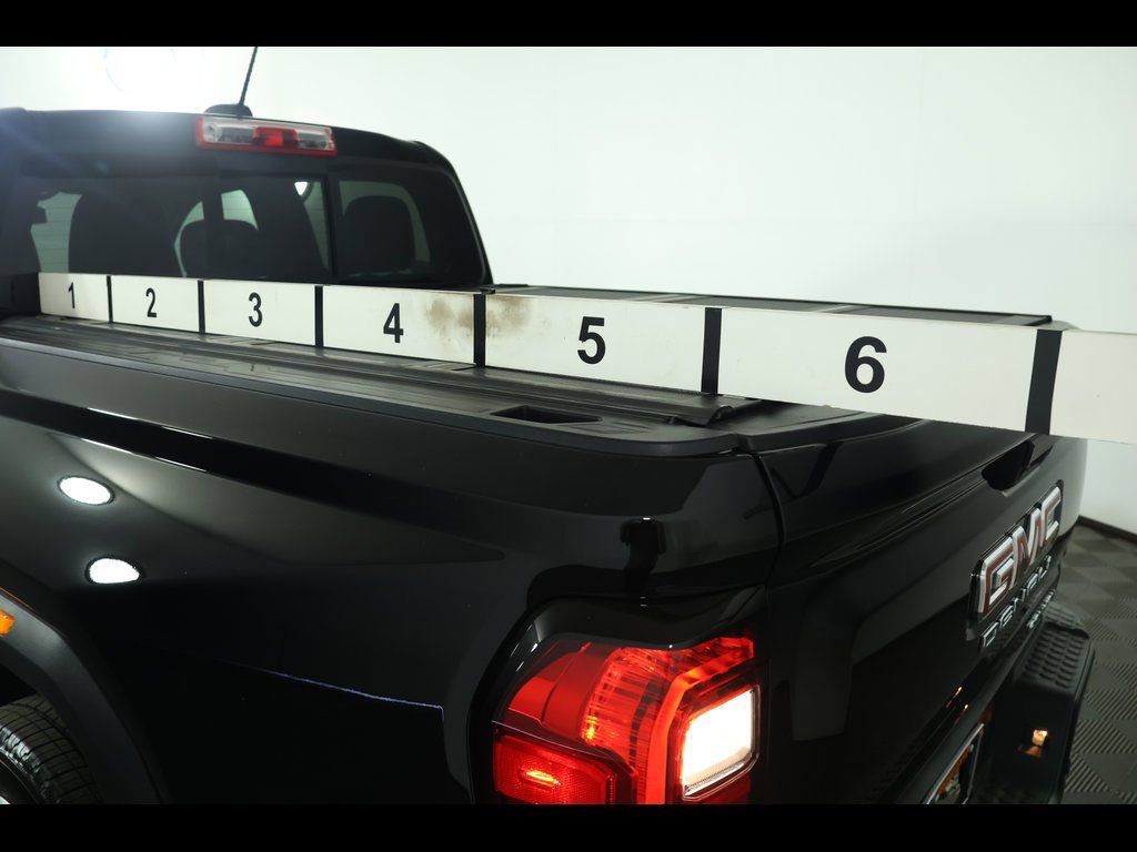 Used 2023 GMC Canyon Denali image 17