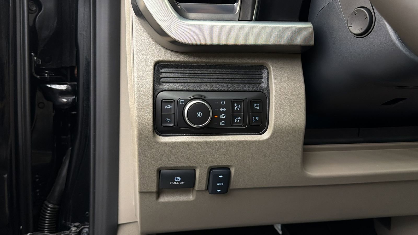 Used 2026 Ford F450 Platinum w/ Platinum Plus Package image 28