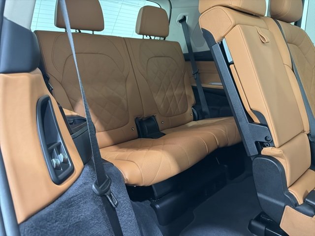 Certified 2024 BMW X7 xDrive40i w/ Premium Package image 27