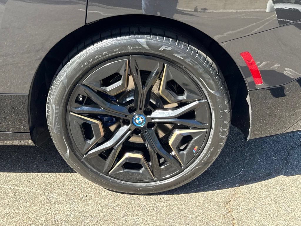 Used 2023 BMW iX M60 AWD/4WD image 15