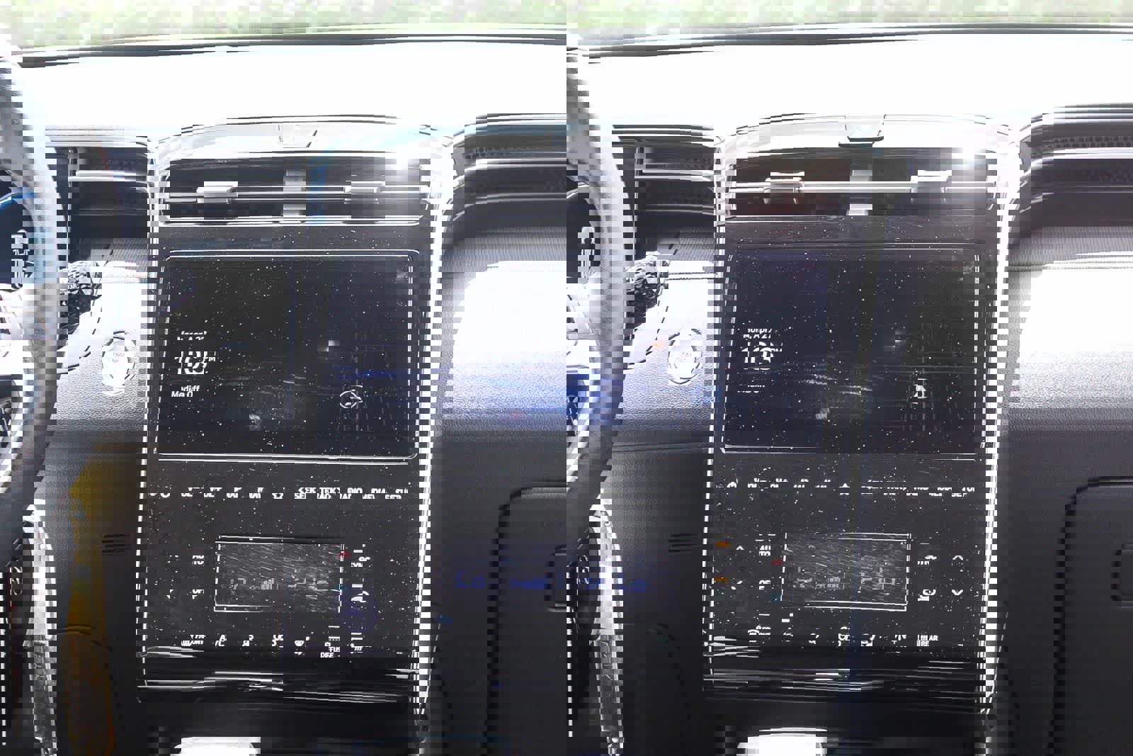 Certified 2024 Hyundai Tucson SEL w/ Convenience Package FWD image 19