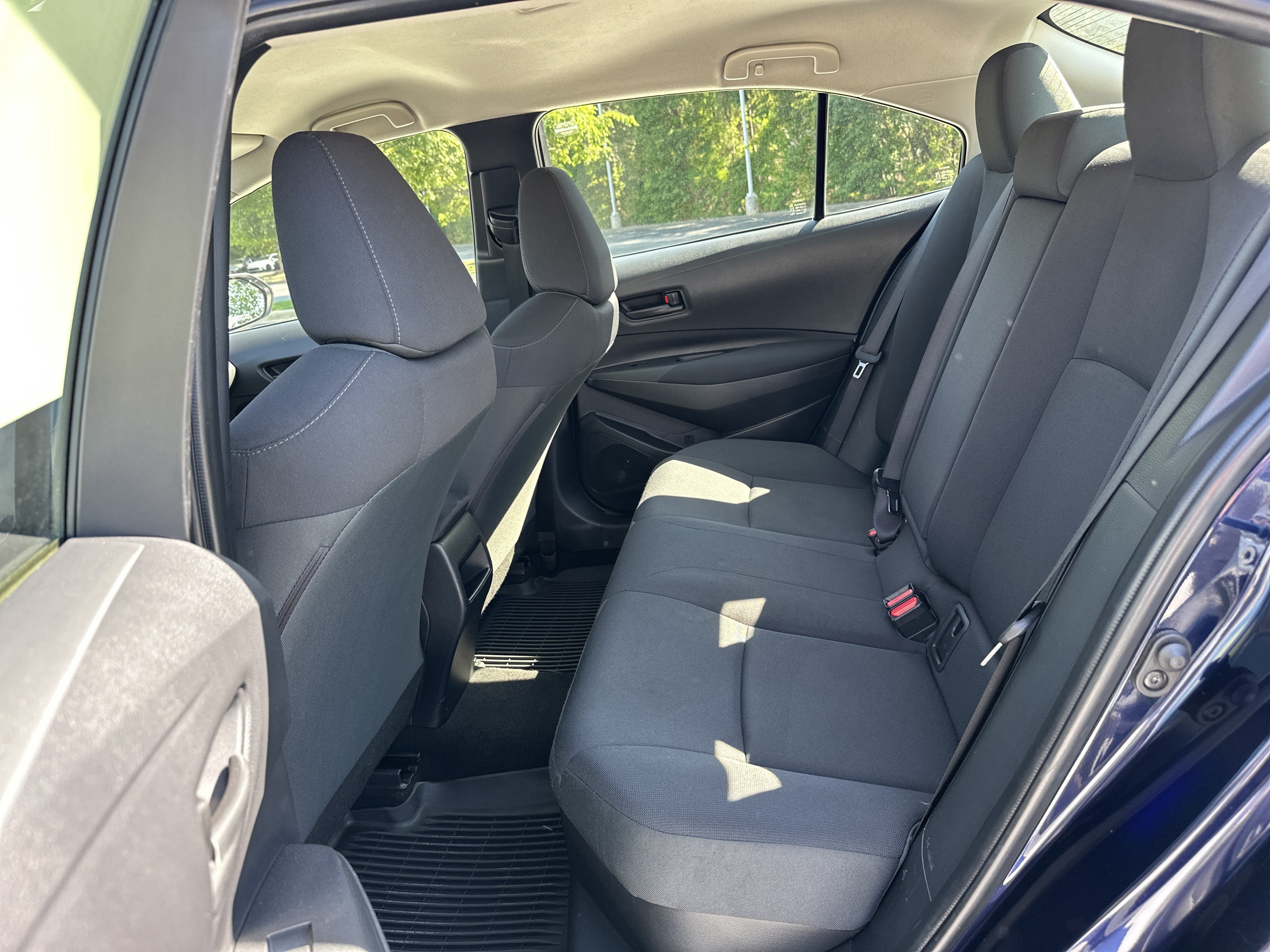 Certified 2022 Toyota Corolla LE FWD image 31