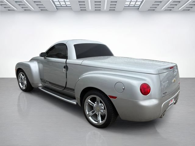 Used 2006 Chevrolet SSR w/ Preferred Equipment Group RWD image 7