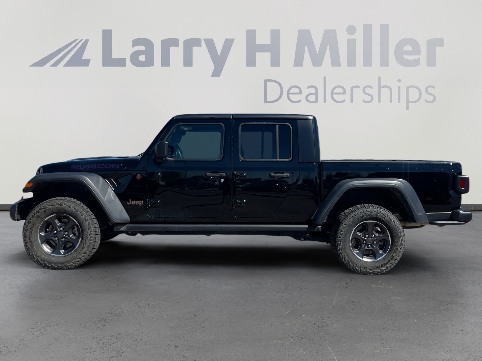 Used 2023 Jeep Gladiator Rubicon w/ Trailer Tow Package image 2