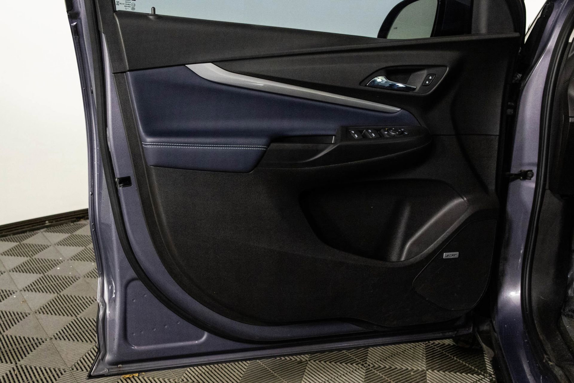 Used 2022 Chevrolet Bolt EUV Premier w/ Sun & Sound Package image 34