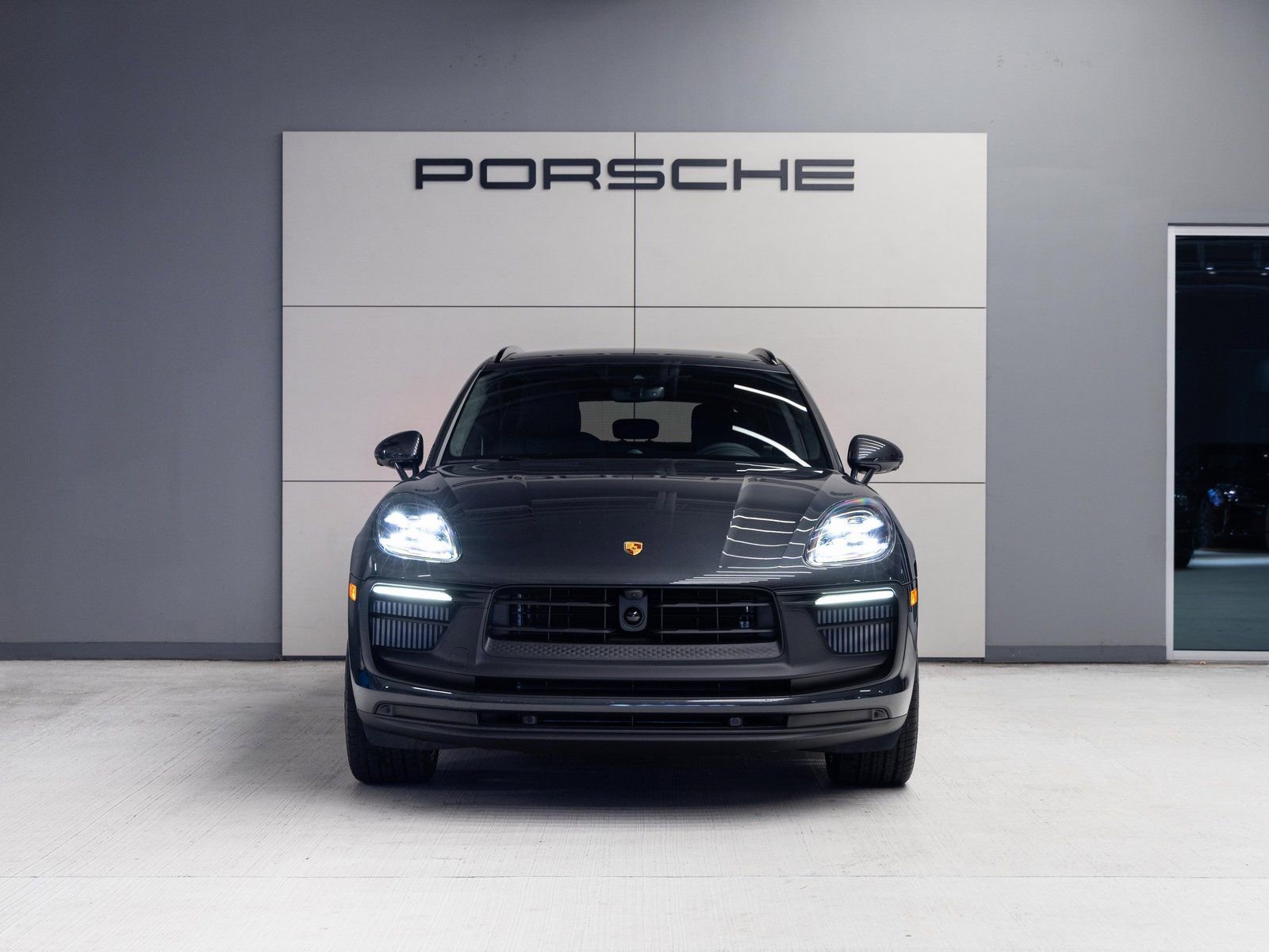 New 2026 Porsche Macan GTS AWD/4WD image 10