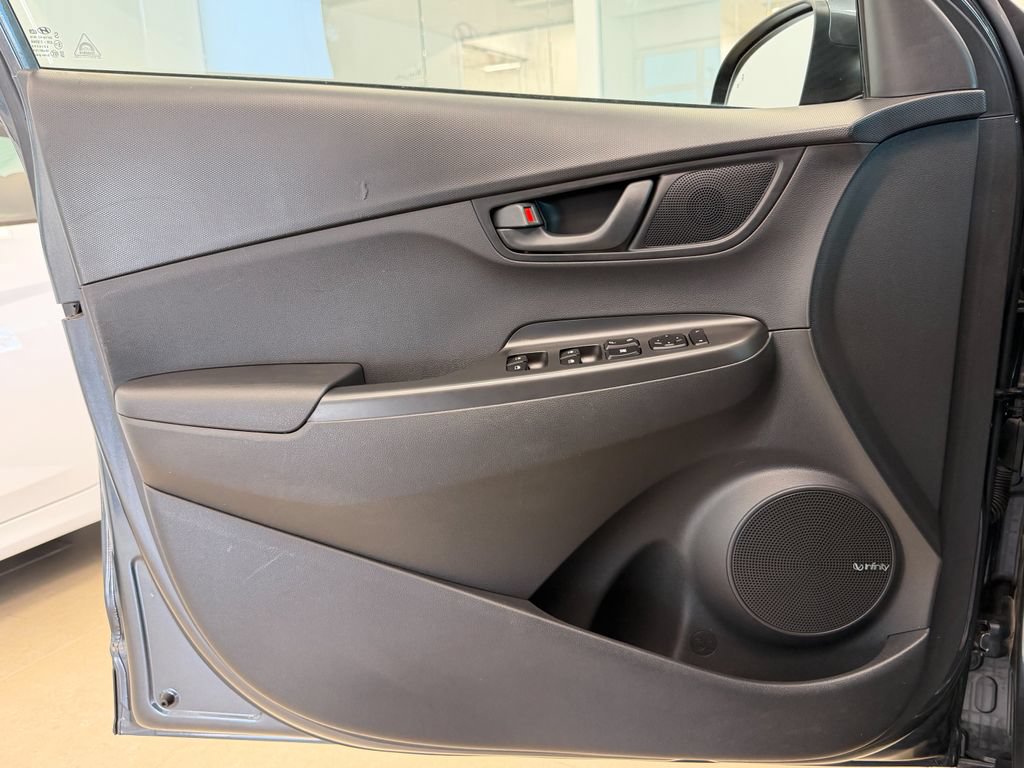 Used 2021 Hyundai Kona SEL Plus FWD image 11