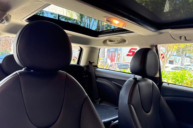 Used 2013 MINI Cooper Hardtop image 16
