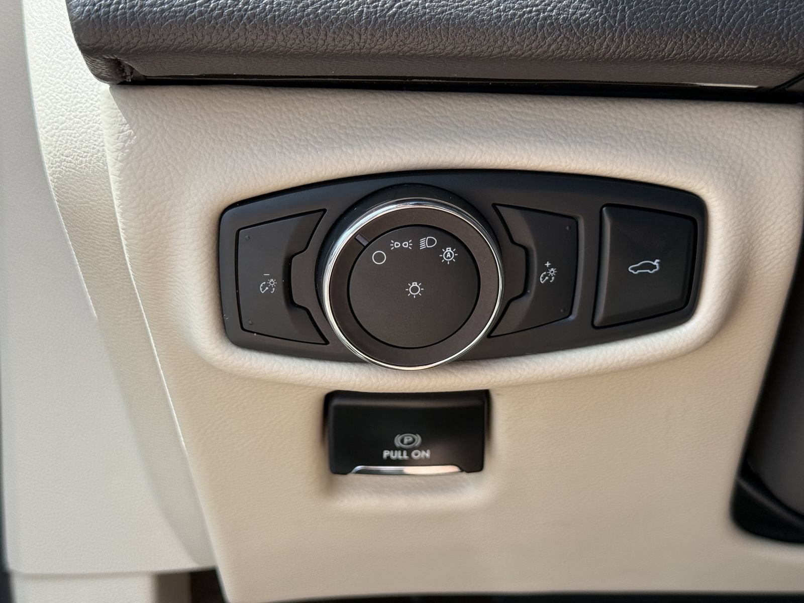 Used 2019 Lincoln MKZ Reserve w/ Reserve Plus Package FWD image 30
