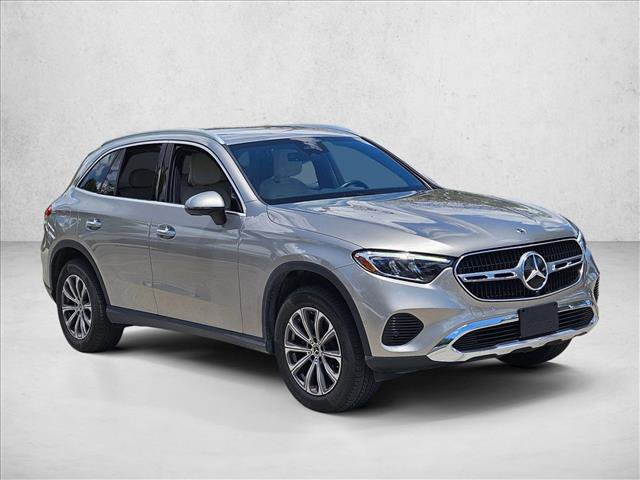 Used 2023 Mercedes-Benz GLC 300 image 3
