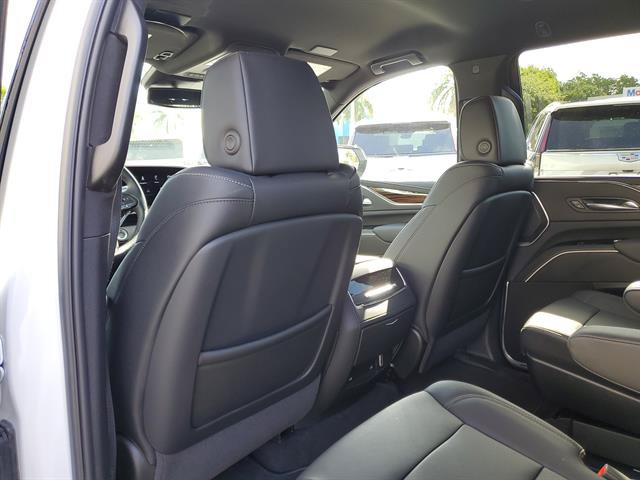 Certified 2024 Cadillac Escalade Luxury RWD image 35