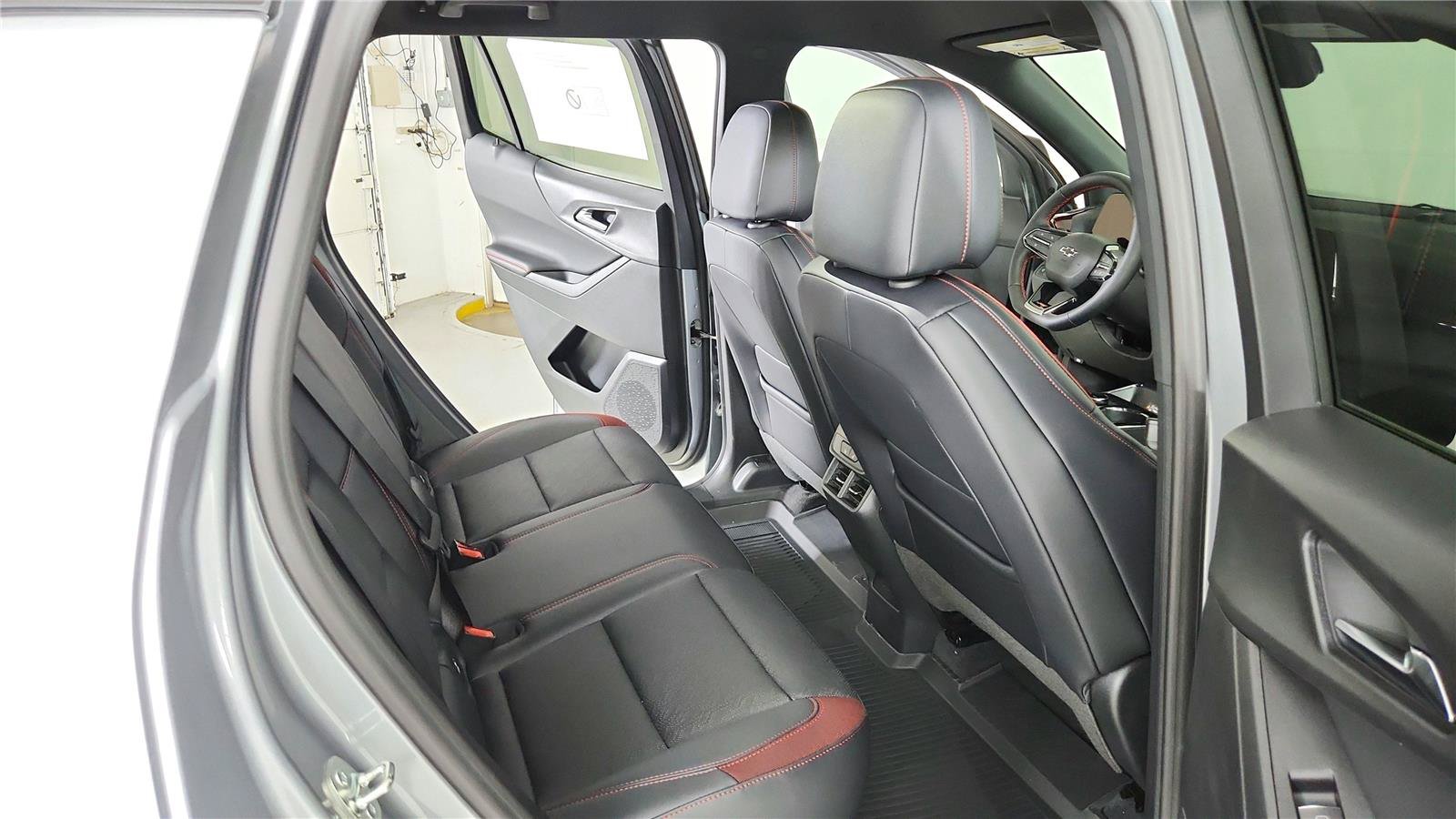 New 2027 Chevrolet Equinox RS w/ Safety and Technology Package AWD/4WD image 27