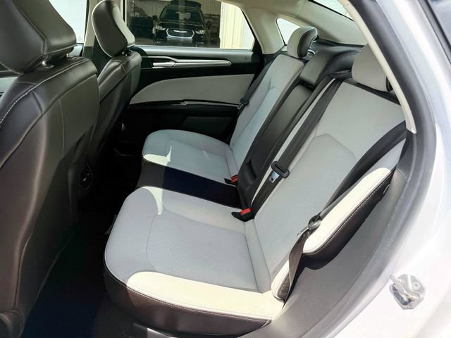 Used 2020 Ford Fusion SE w/ Equipment Group 151A FWD image 13