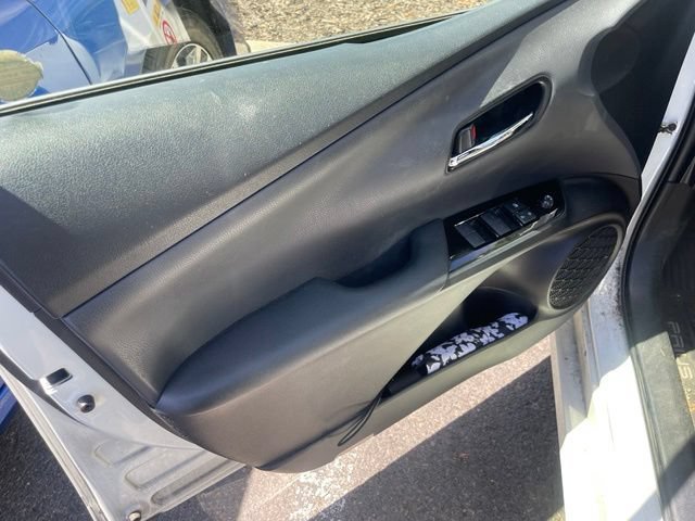 Used 2020 Toyota Prius LE FWD image 27