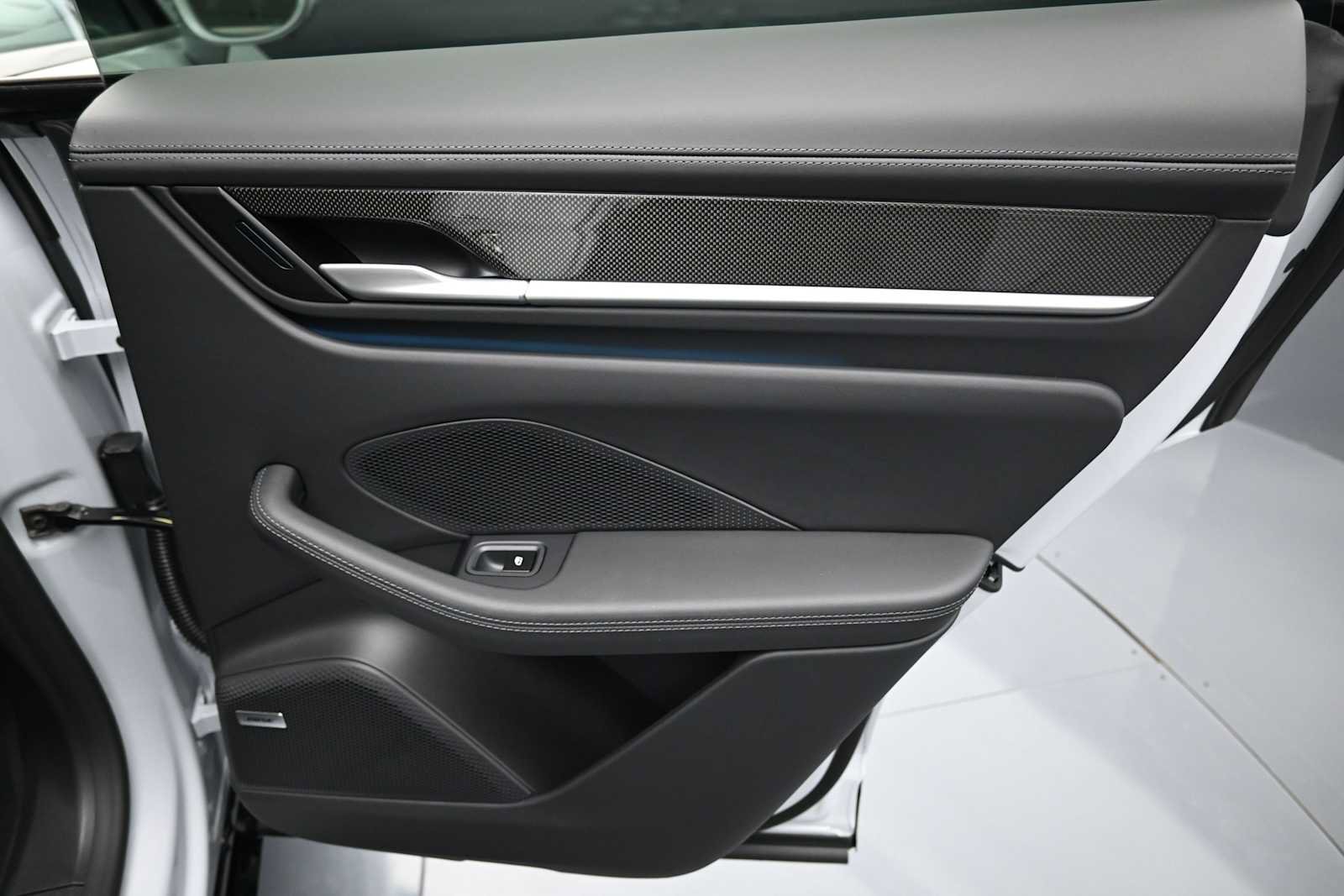 New 2026 Porsche Macan Turbo Electric AWD/4WD image 24
