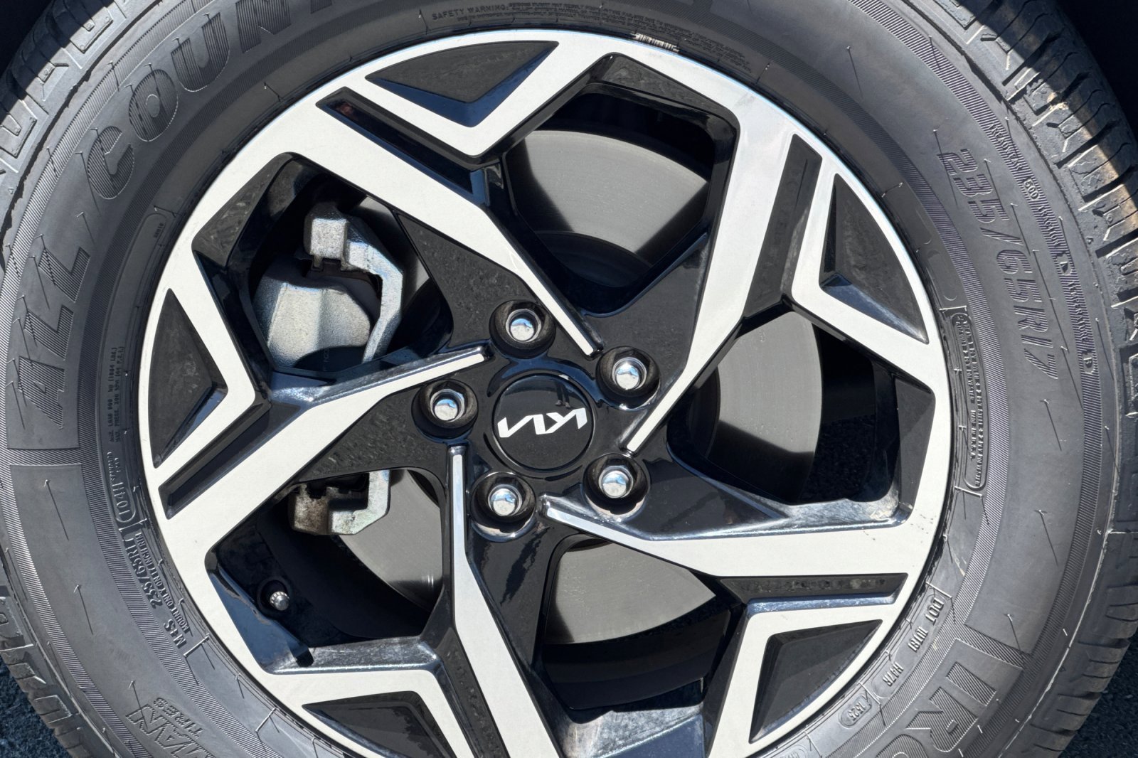 Used 2024 Kia Sportage LX image 42