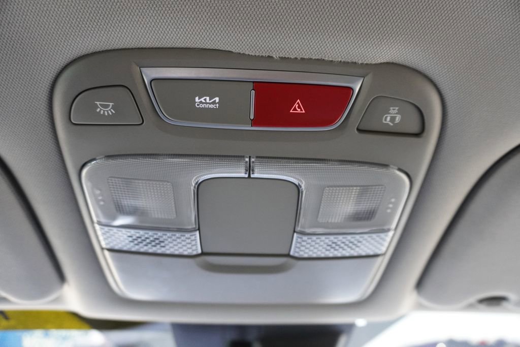 Used 2024 Kia Telluride S image 18