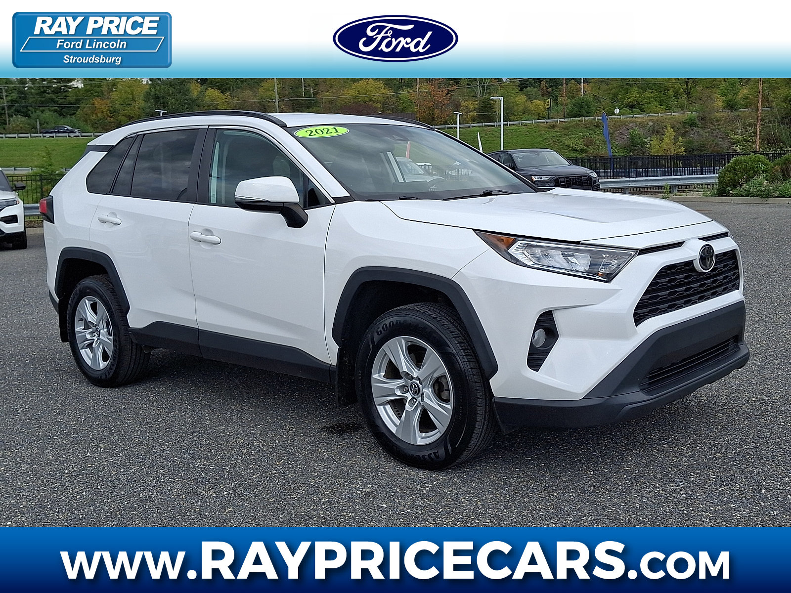 Used 2021 Toyota RAV4 XLE AWD/4WD image 1