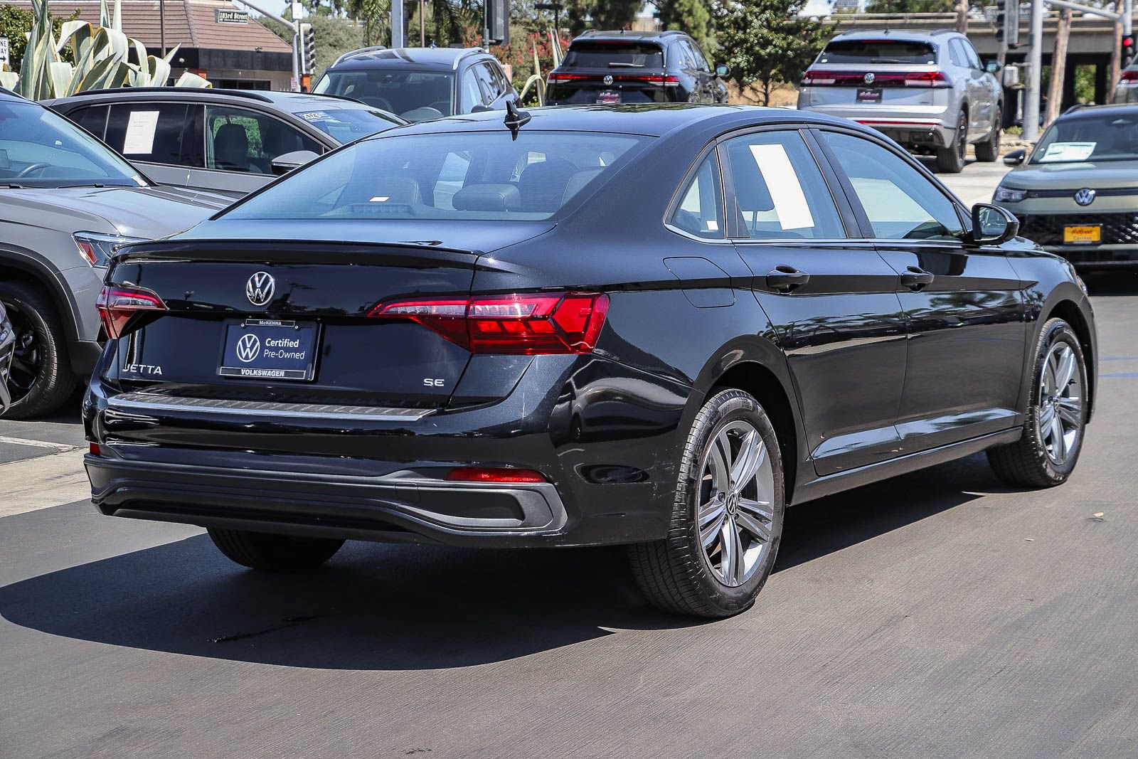 Used 2023 Volkswagen Jetta SE FWD image 7