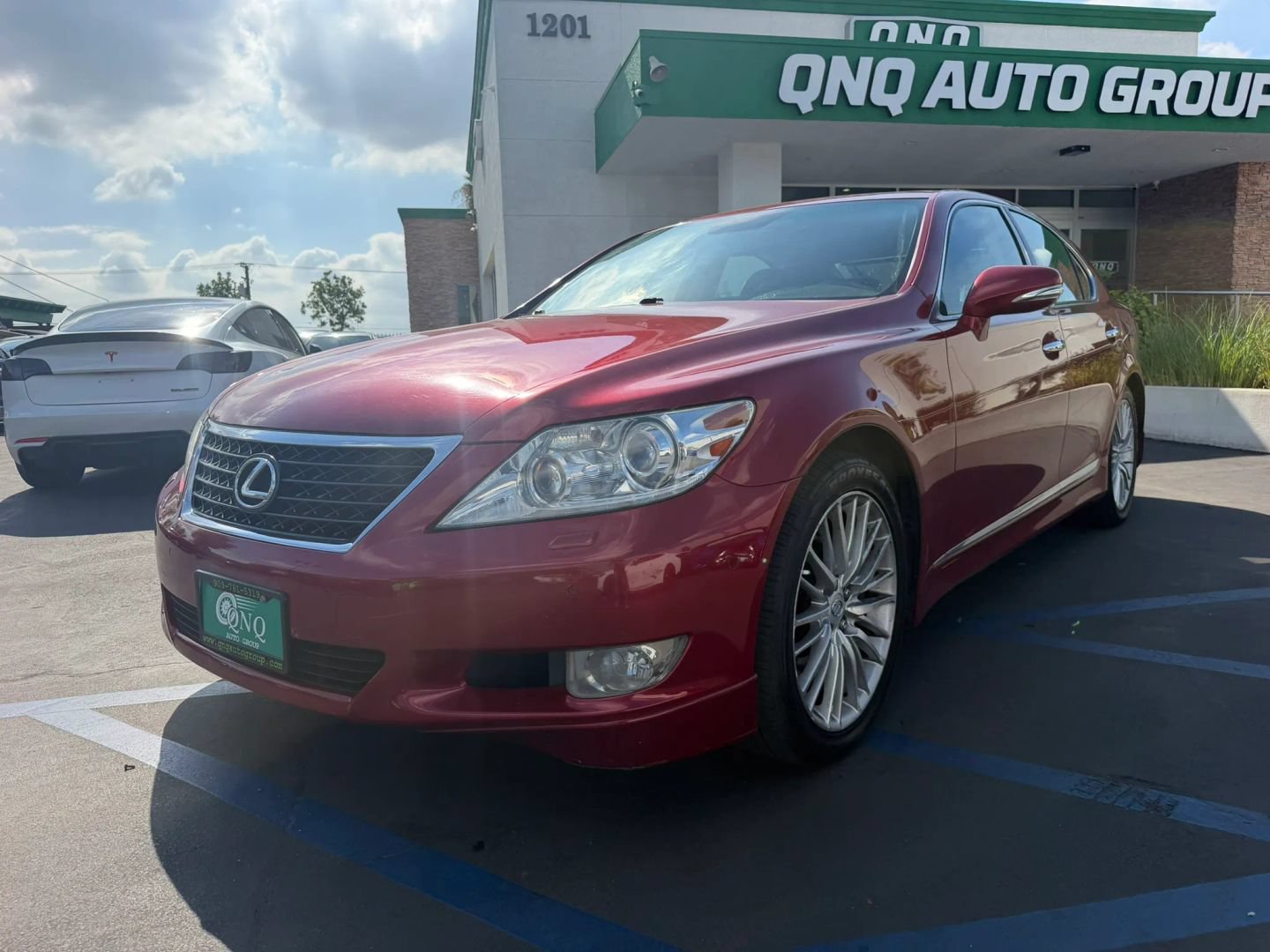 Used 2010 Lexus LS 460 RWD image 2