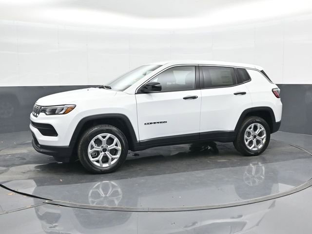 Used 2025 Jeep Compass Sport image 9