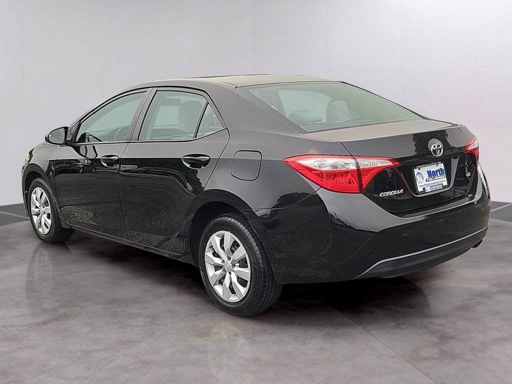 Used 2015 Toyota Corolla LE FWD image 5