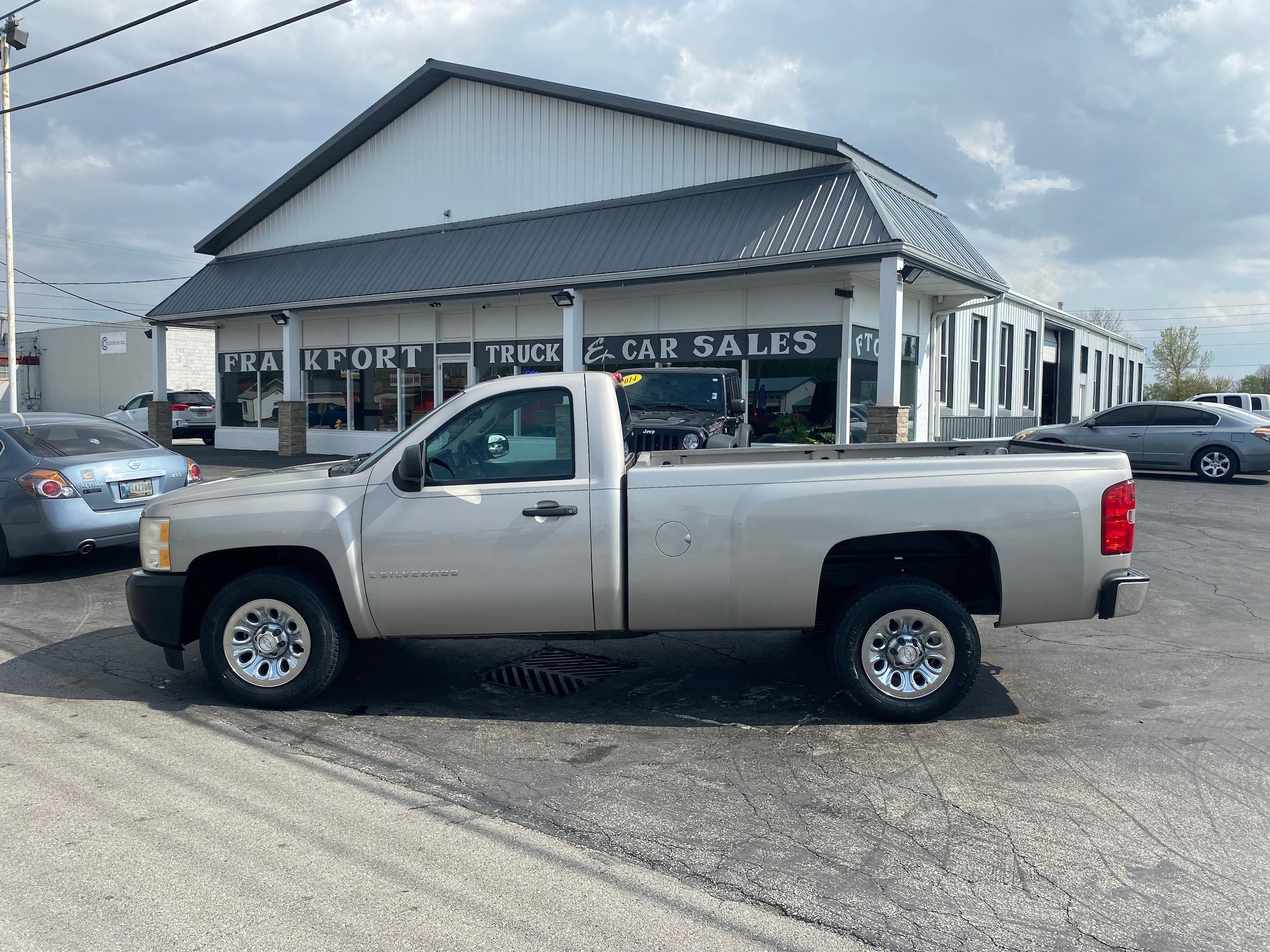 Used 2009 Chevrolet Silverado 1500 W/T RWD image 8