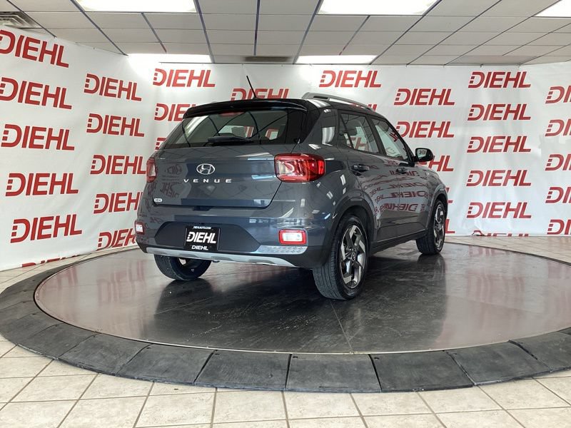 Used 2023 Hyundai Venue Limited FWD image 7