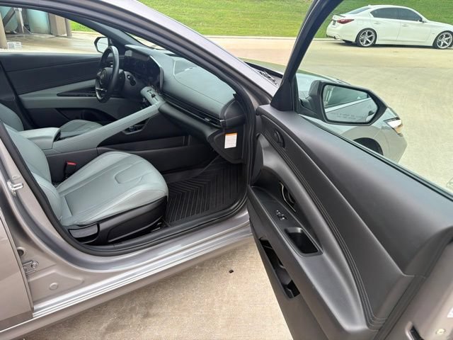 Used 2024 Hyundai Elantra Limited FWD image 25