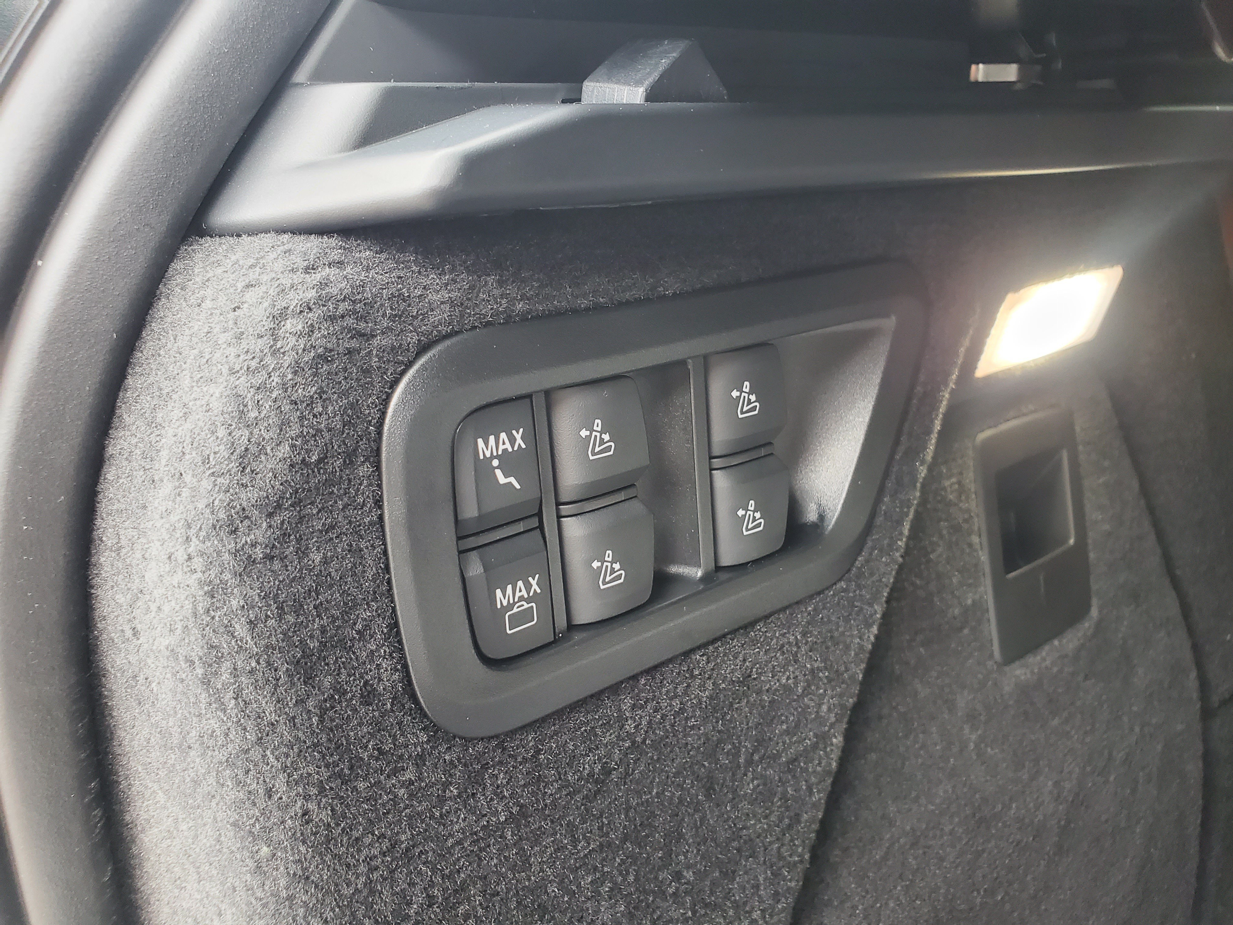 New 2027 BMW X7 M60i AWD/4WD image 36
