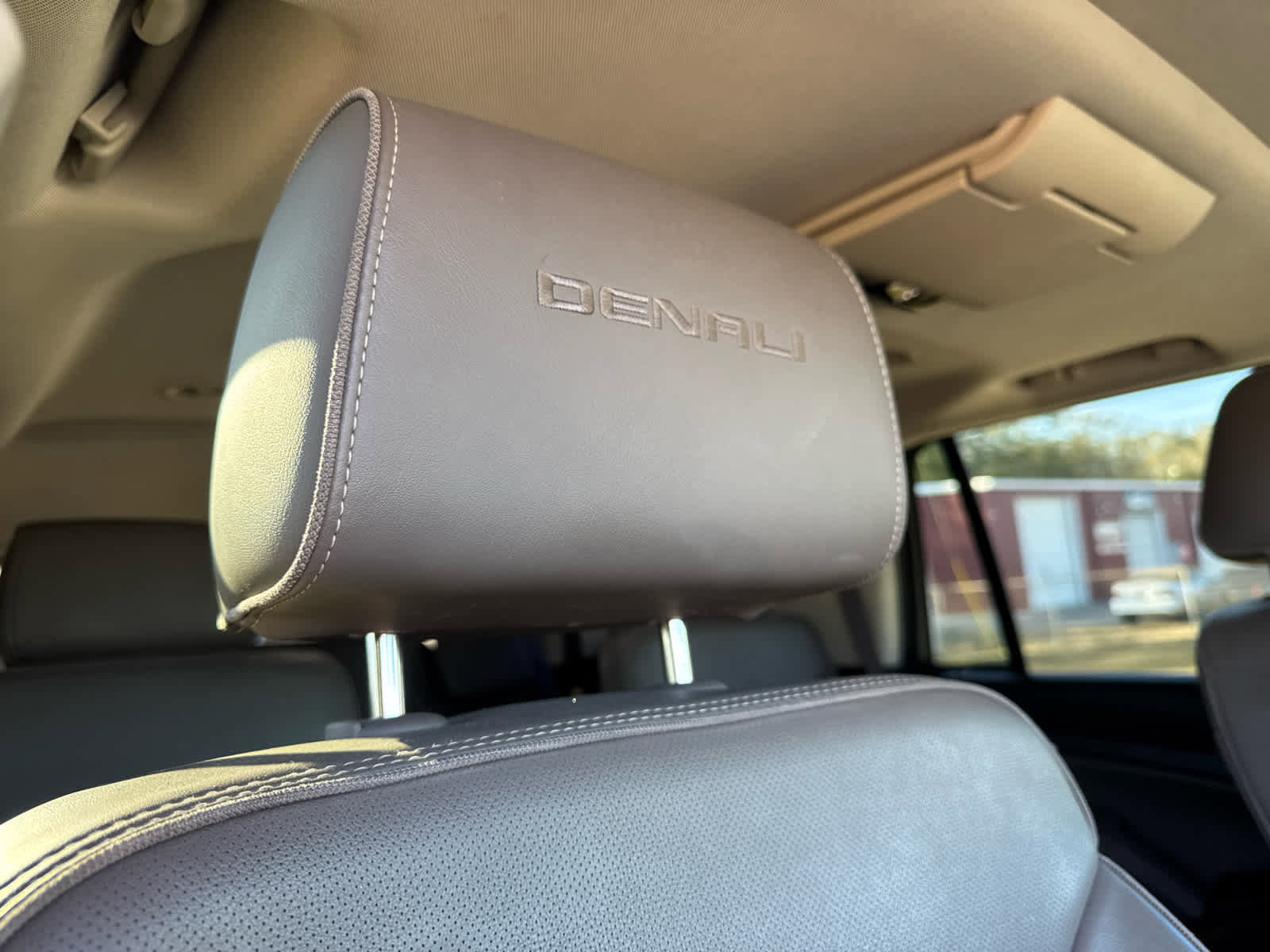Used 2019 GMC Yukon Denali w/ Denali Ultimate Package image 23