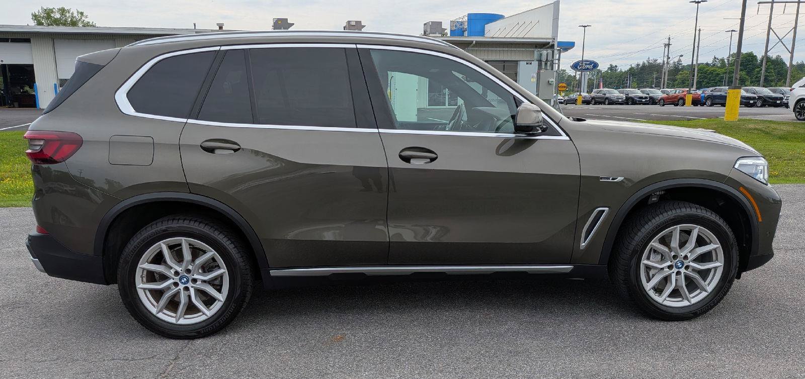 Used 2022 BMW X5 xDrive45e w/ Executive Package AWD/4WD image 5