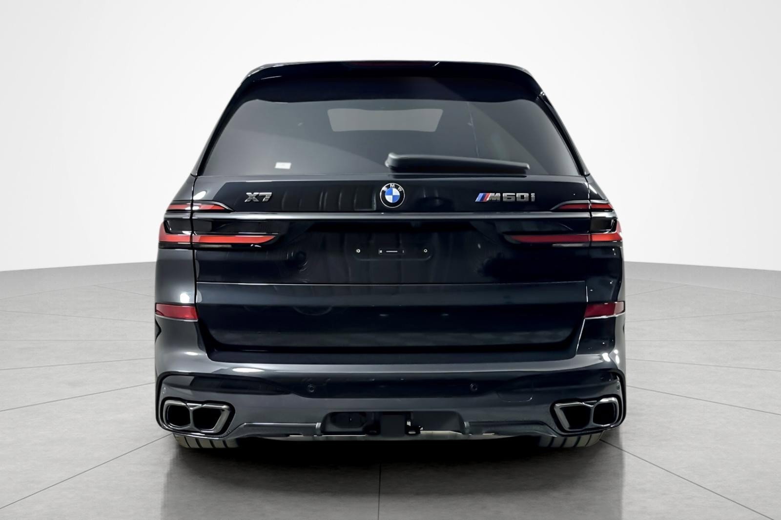 Used 2025 BMW X7 M60i AWD/4WD image 4