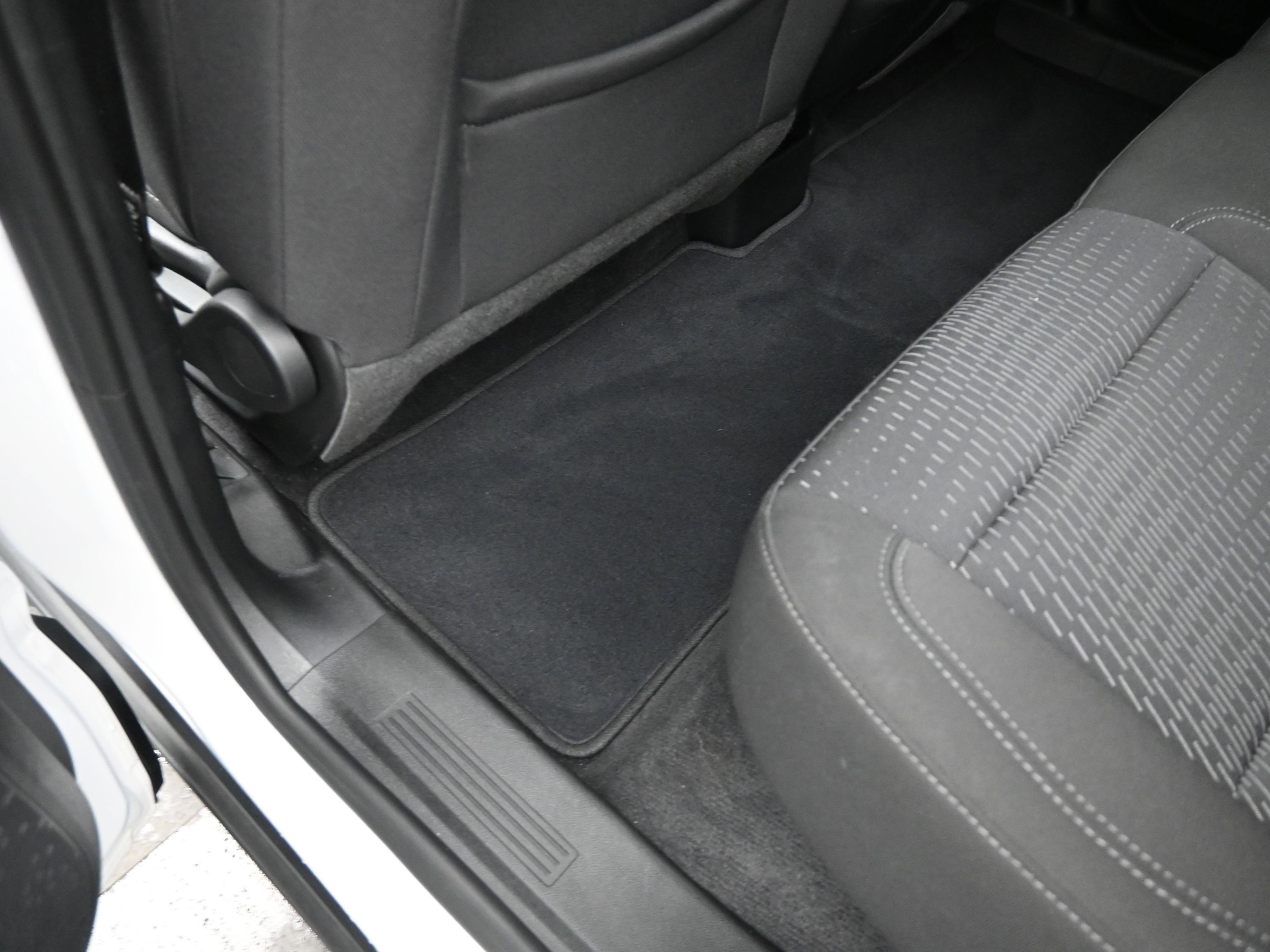 Used 2025 Chevrolet Equinox LT FWD image 19