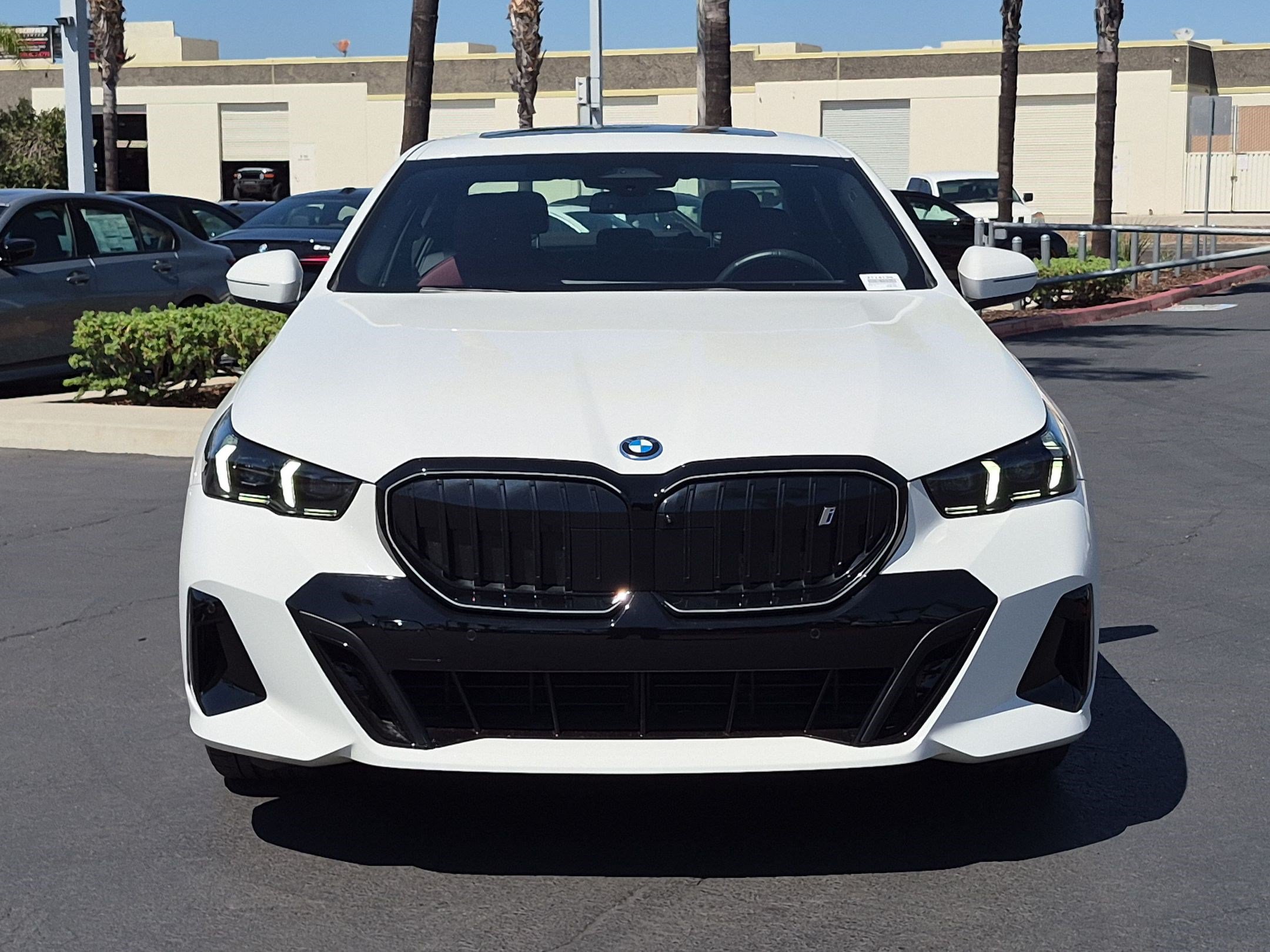 Used 2026 BMW i5 eDrive40 w/ M Sport Package RWD image 3
