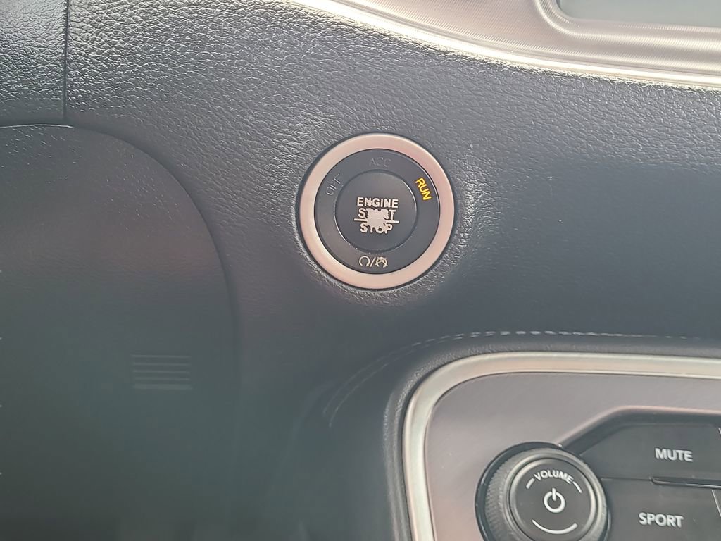 Used 2019 Dodge Challenger SXT w/ Blacktop Package image 27