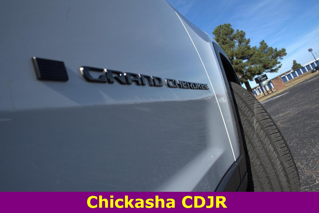 New 2025 Jeep Grand Cherokee L Altitude image 17