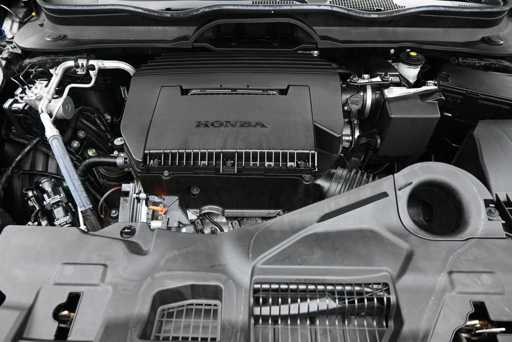 Used 2025 Honda Pilot Sport image 16