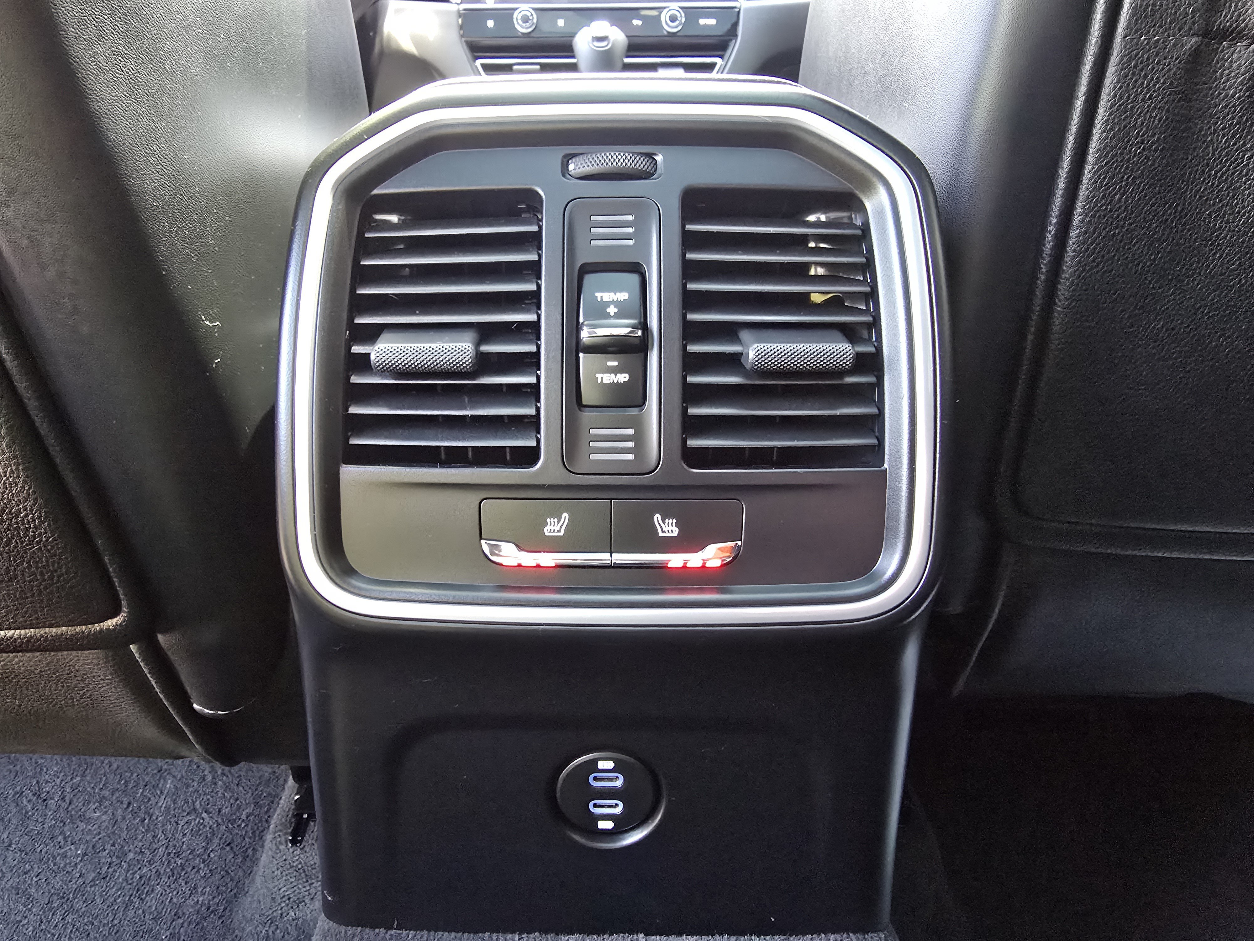 Certified 2026 Porsche Macan AWD/4WD image 21