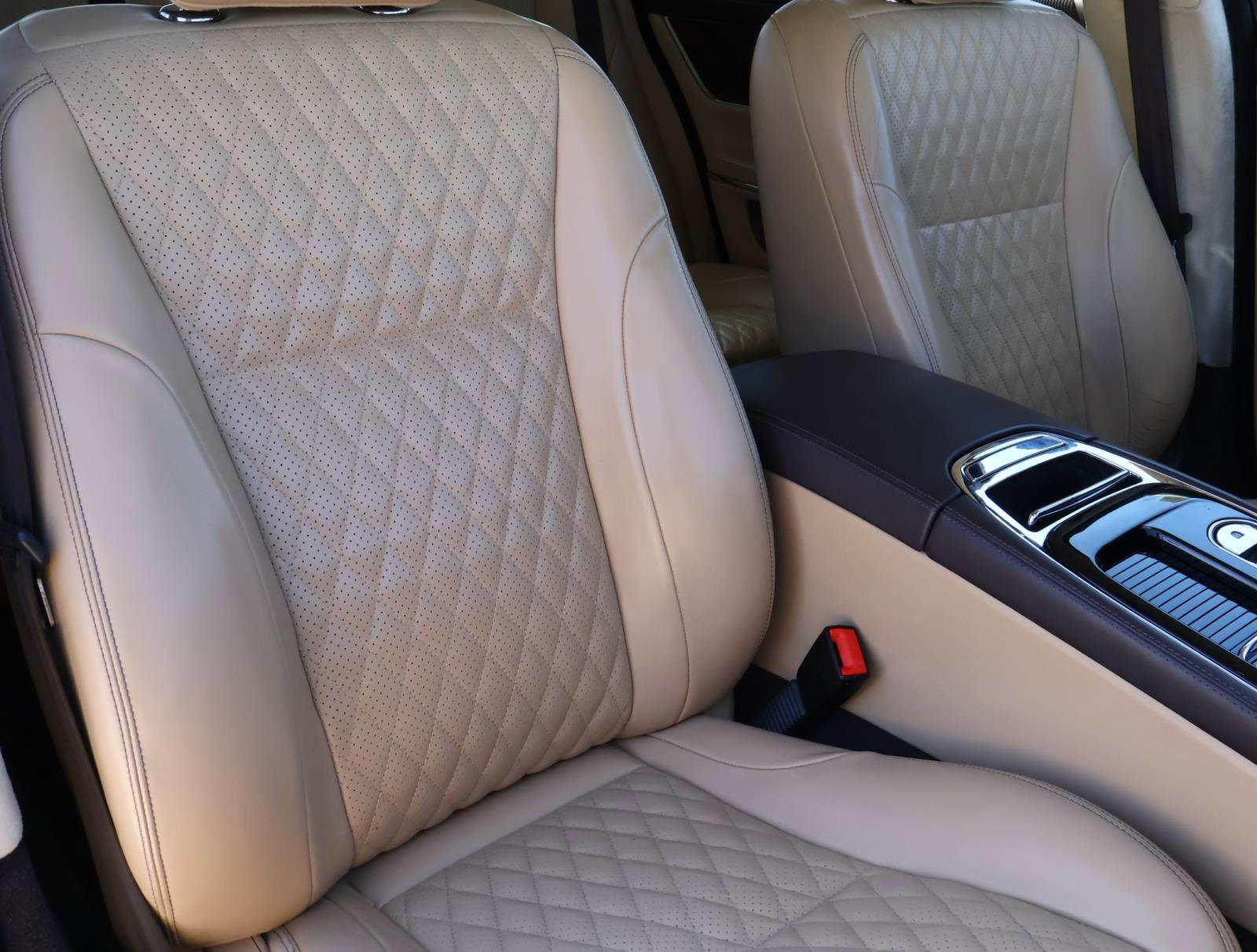 Used 2018 Jaguar XJ L Portfolio image 17