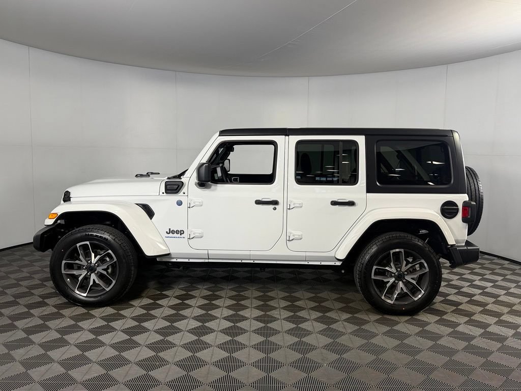 Used 2024 Jeep Wrangler Unlimited AWD/4WD image 10