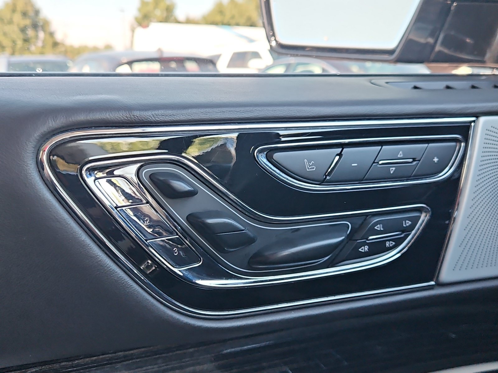 Used 2018 Lincoln Navigator L Black Label w/ Cargo Package AWD/4WD image 21