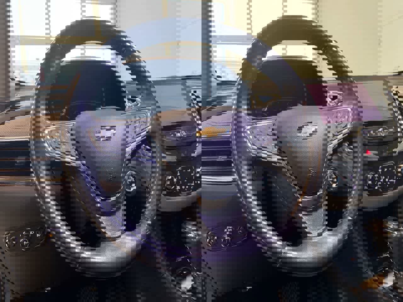 Used 2018 Chevrolet Equinox Premier image 14