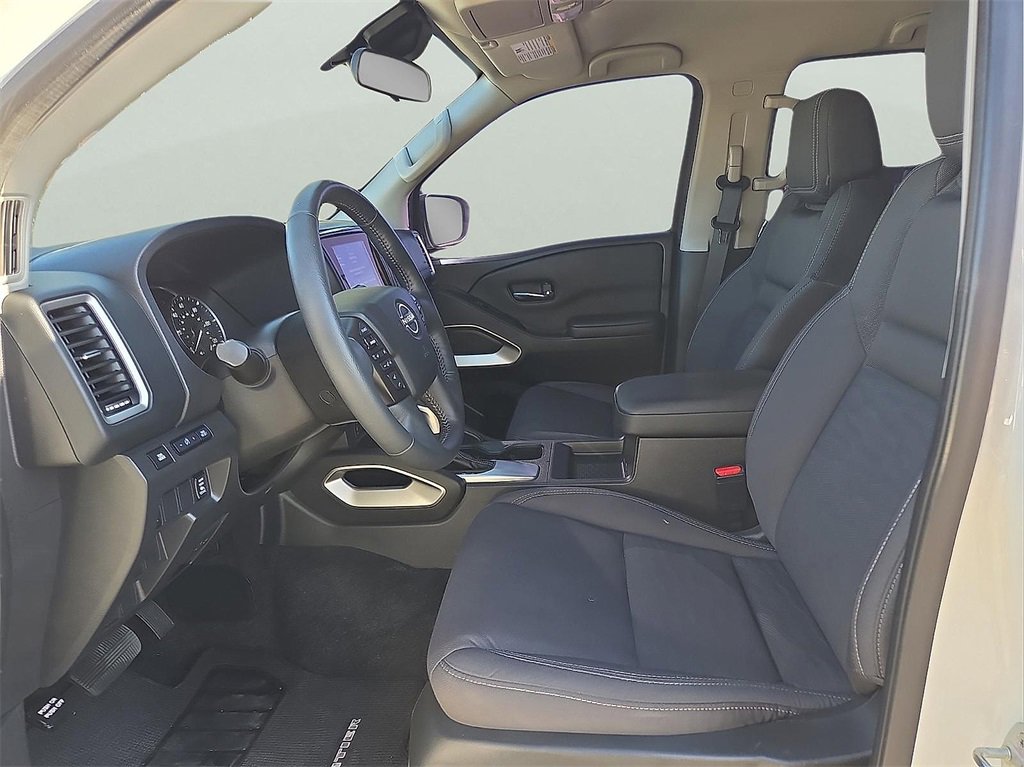 Used 2024 Nissan Frontier SV w/ SV Convenience Package image 13