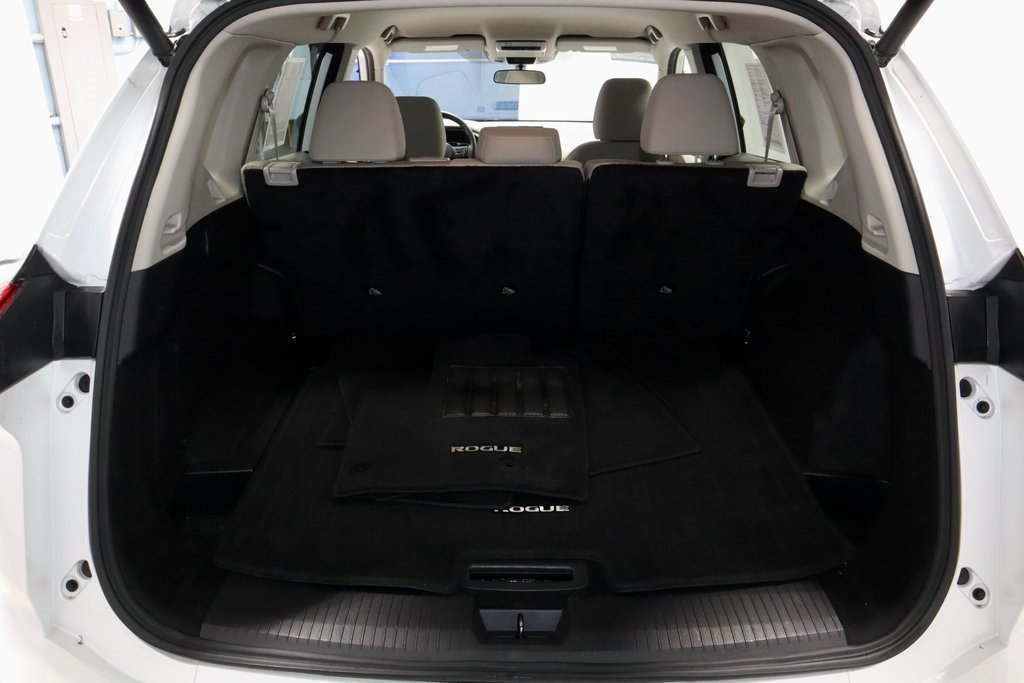 Certified 2025 Nissan Rogue SV image 13