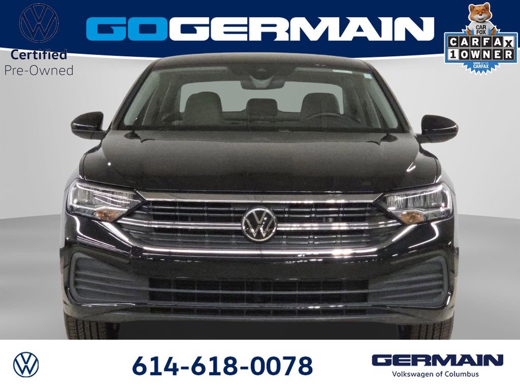 Used 2024 Volkswagen Jetta SE FWD image 3