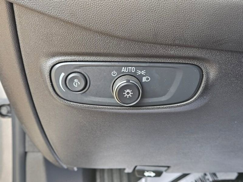 Used 2024 Chevrolet Equinox LT image 25